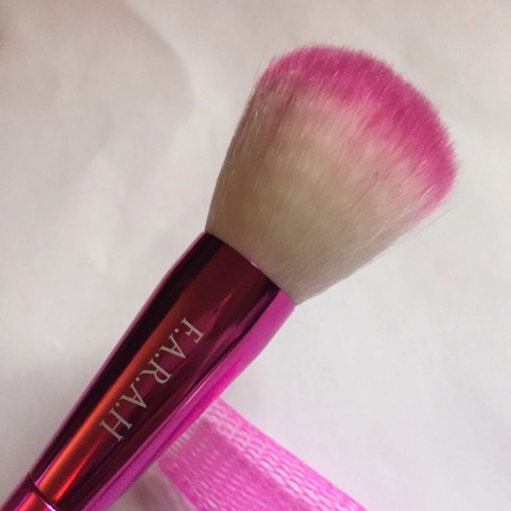 F.A.R.A.H Powder brush